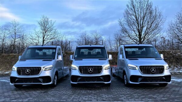 Bumper Mercedes Sprinter W907 SPORT AMG LOOK Voorbumper +  GT GRILL BLACK