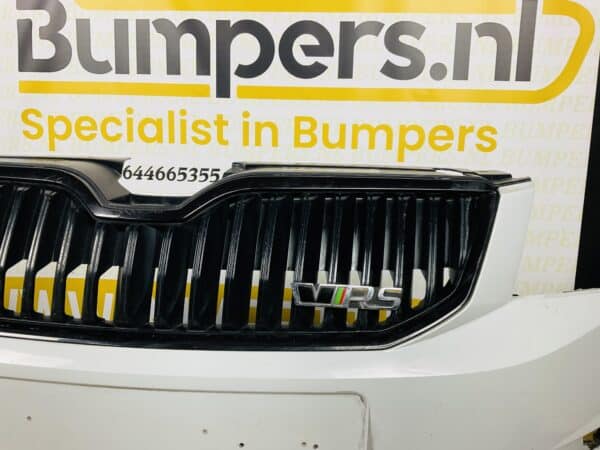 Bumper Skoda Octavia RS kls pdc 5E807221F Voorbumper 2-H2-570