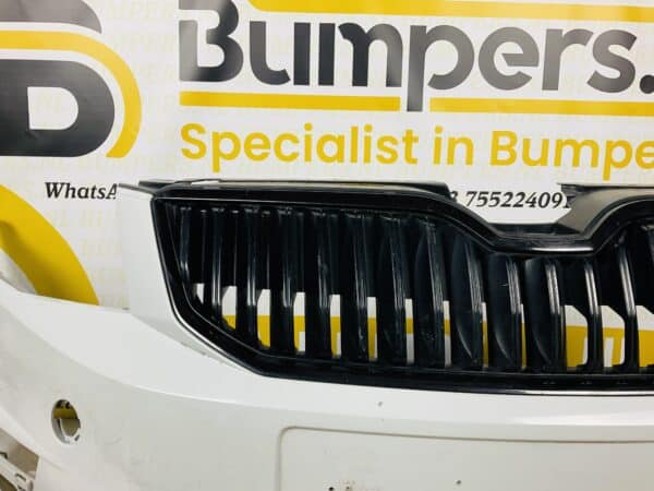 Bumper Skoda Octavia RS kls pdc 5E807221F Voorbumper 2-H2-570