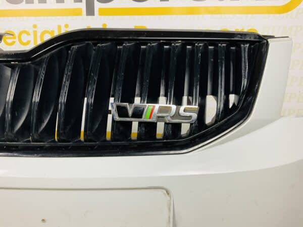 Bumper Skoda Octavia RS kls pdc 5E807221F Voorbumper 2-H2-570