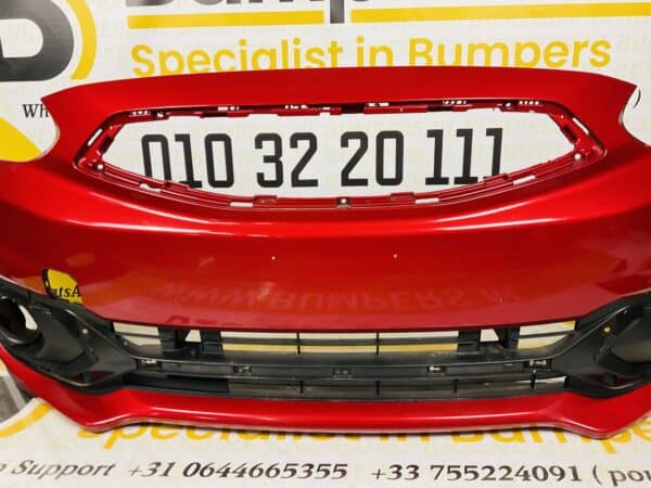 Bumpers Mitsubishi Spacestar Facelift 2017-2021 Voorbumper 2-B4-906 (klein scheurtje)