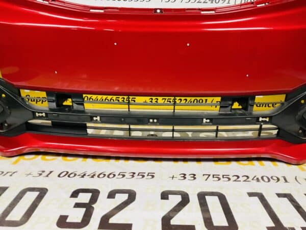 Bumpers Mitsubishi Spacestar Facelift 2017-2021 Voorbumper 2-B4-906 (klein scheurtje)