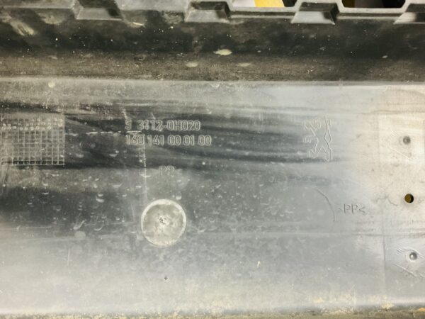 Bumper Peugeot 107 2004-2007 Voorbumper 2-J1-689