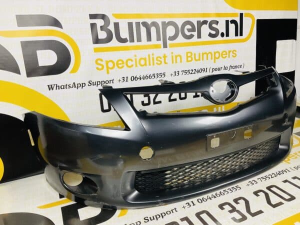 Bumper Toyota Auris Hybrid Voorbumper 2-D3-3097