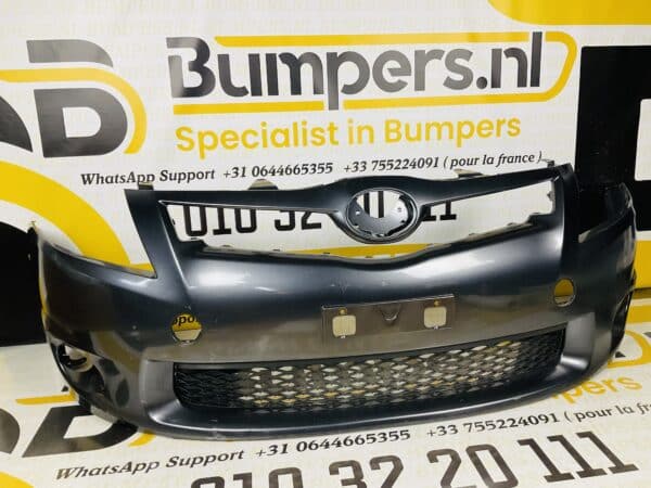 Bumper Toyota Auris Hybrid Voorbumper 2-D3-3097