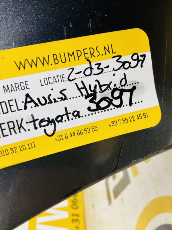 Bumper Toyota Auris Hybrid Voorbumper 2-D3-3097