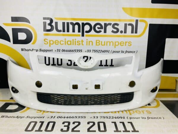 Bumper Toyota Auris Hybrid Voorbumper 2-D3-3291