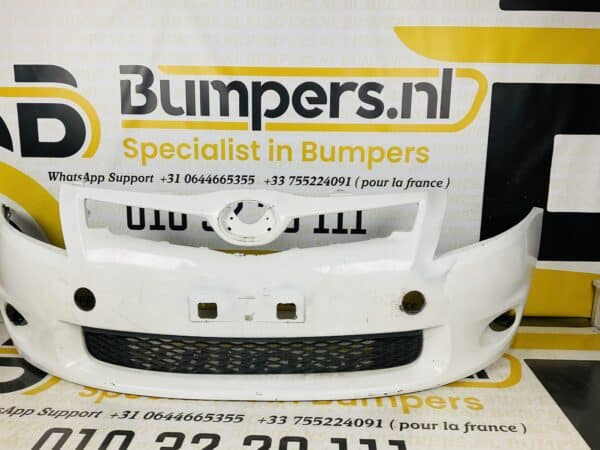 Bumper Toyota Auris Hybrid Voorbumper 2-D3-3291