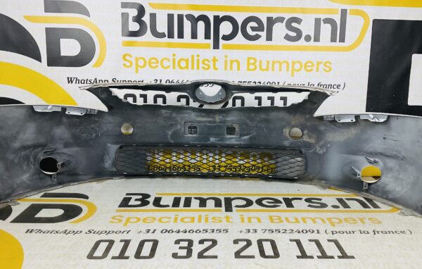 Bumper TOYOTA AURIS HYBRID  Voorbumper 2-D3-3604Z