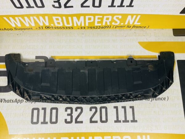 Onderplaat Mercedes B Klasse W246 A2468850036 Bumper Lip 2-L4-3632z