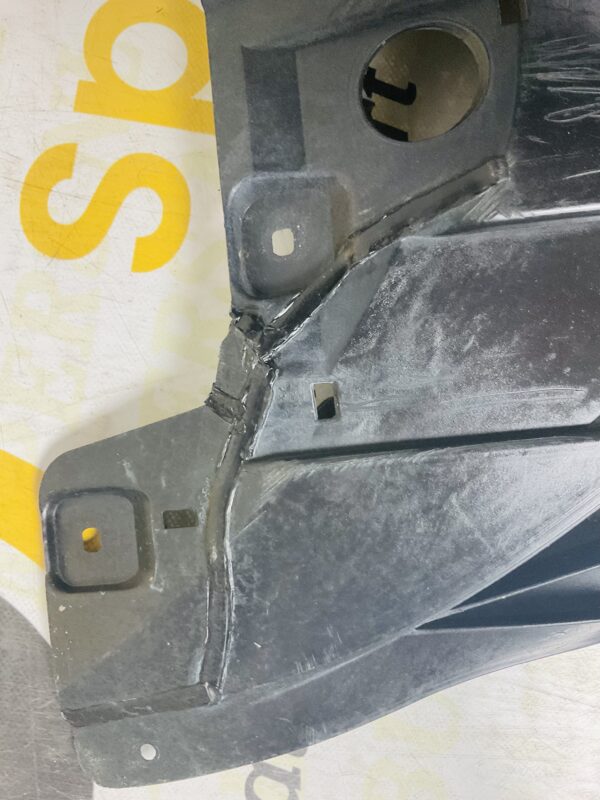 Onderplaat Mercedes B Klasse W246 A2468850036 Bumper Lip 2-L4-3632z