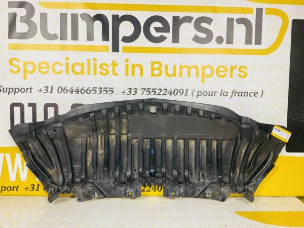 Bumper lip Mercedes C Klasse W205 A2055200000 Onderplaat 2-L3D-3652Z