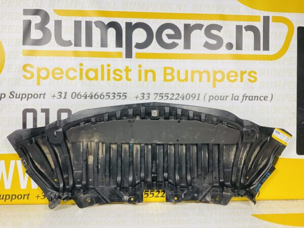 Bumper lip Mercedes C Klasse W205 A2055200000 Onderplaat 2-L3D-3660Z