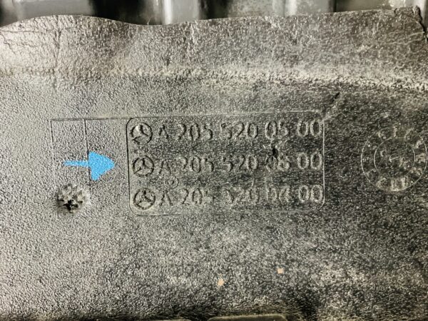 Bumper lip Mercedes C Klasse W205 A2055200800 Onderplaat 2-L3D-3661Z