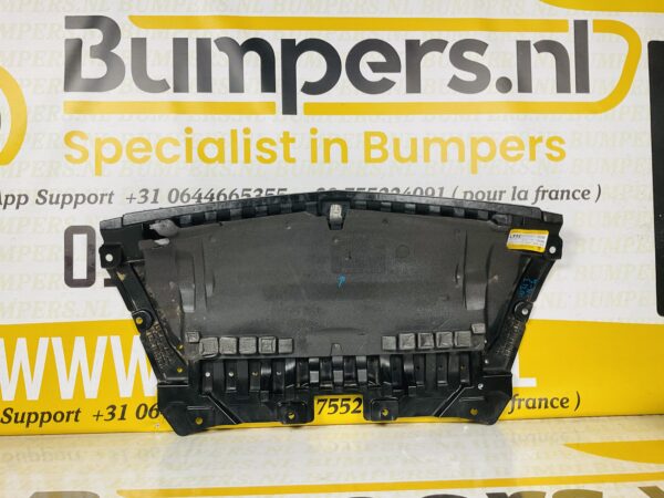 Bumper lip Mercedes E Klasse W213 A2135200200 Onderplaat 2-L4-3664Z
