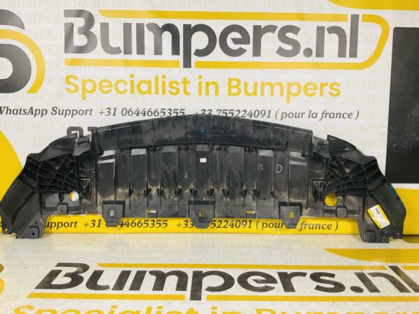 Bumper Lip Mercedes A Klasse W176 AMG A1768850736 Onderplaat 2-L4-3666Z