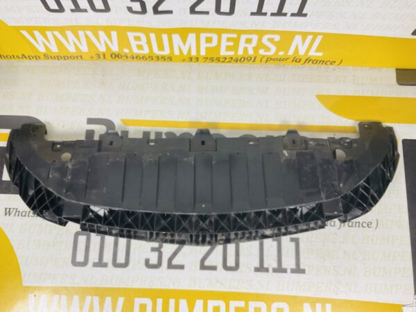 Bumper Lip Mercedes A Klasse W176 AMG A1768850736 Onderplaat 2-L4-3666Z