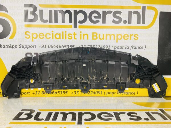 BumperLip Mercedes A Klasse W176 AMG A1768850736 Onderplaat 2-L4-3668z