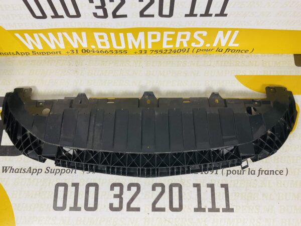BumperLip Mercedes A Klasse W176 AMG A1768850736 Onderplaat 2-L4-3668z
