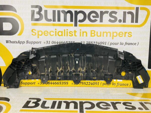 BumperLip Mercedes A Klasse W176 AMG A1768850736 Onderplaat 2-L4-3669z