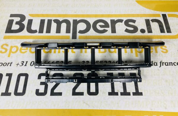 BUMPER ROOSTER MERCEDES A KLASSE W176 CLA W117  FACELIFT AMG A1768852600 GRILL 2-P6-4076Z
