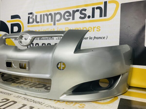 BUMPER TOYOTA AURIS 2007-2010  VOORBUMPER 2-D3-3933Z