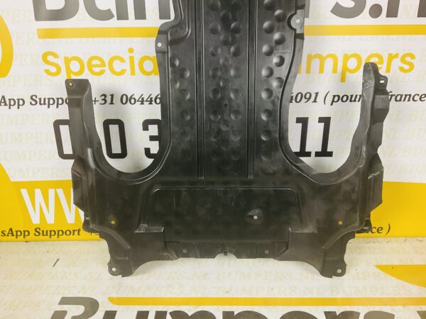 Afdekplaat Motor MERCEDES C KLASSE W205 C63 AMG  a2055240530 Onderplaat 2-L4-4116z