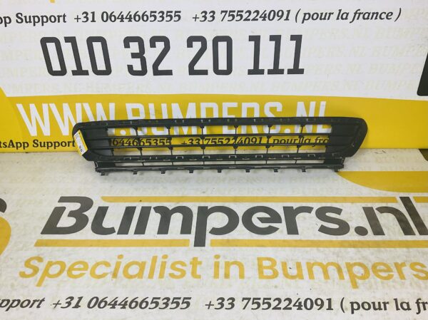 Gril Volkswagen Golf 7 Grill 560853677A 2-M4-4121z