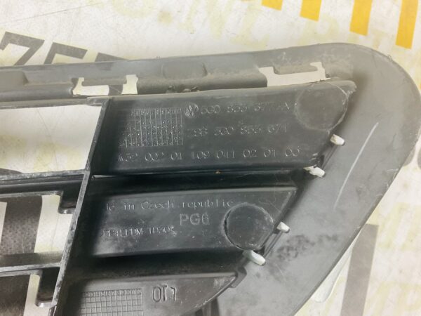 Gril Volkswagen Golf 7 Grill 560853677A 2-M4-4121z