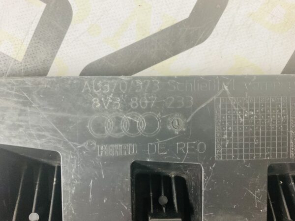 Onderplaa Audi A3 8V387233 Onderplaat/onderlip 2-L4-4127z