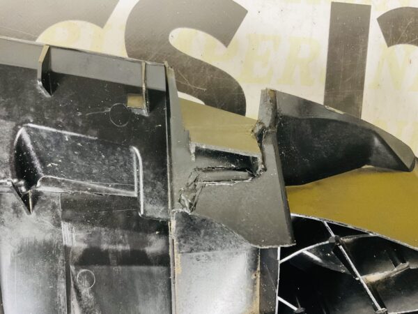 Bumper Lip Mercedes A Klasse W176 AMG A1768850736 Onderplaat 2-L4-3670Z