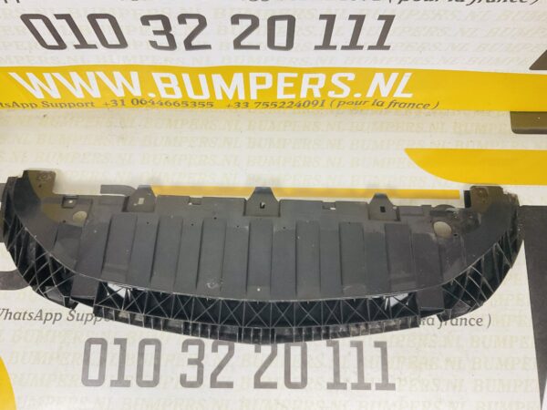 Bumper Lip Mercedes A Klasse W176 AMG A1768850736 Onderplaat 2-L4-3672Z
