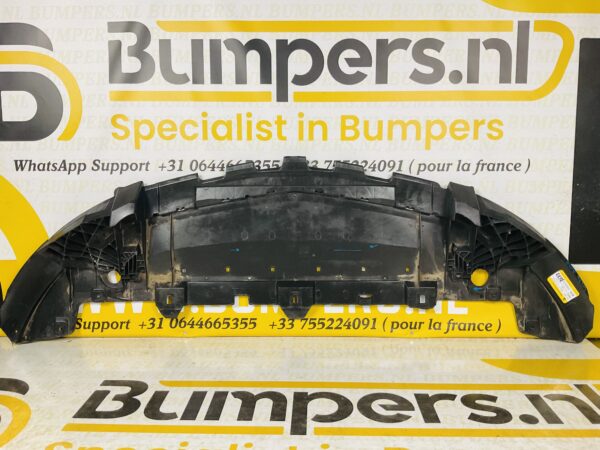 Bumper Lip Mercedes A Klasse W176 AMG A1768850136 Onderplaat 2-L4-3673Z