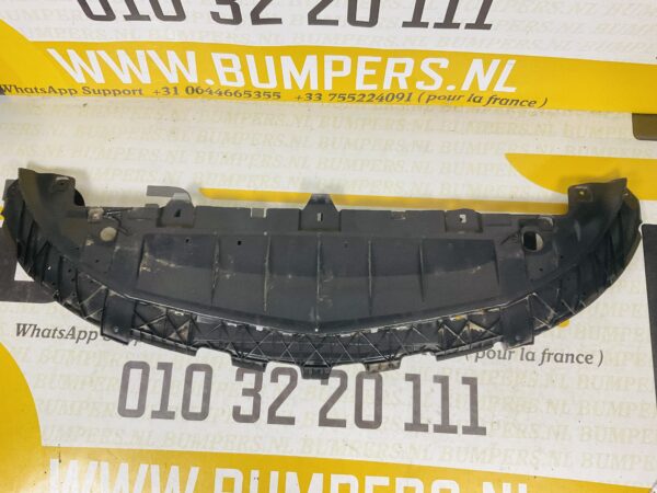 Bumper Lip Mercedes A Klasse W176 AMG A1768850136 Onderplaat 2-L4-3673Z