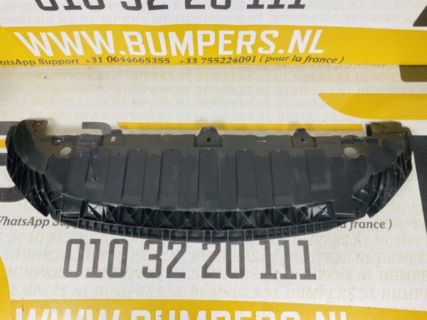 Bumper Lip Mercedes A Klasse W176 AMG A1768850036 Onderplaat 2-L4-3674Z