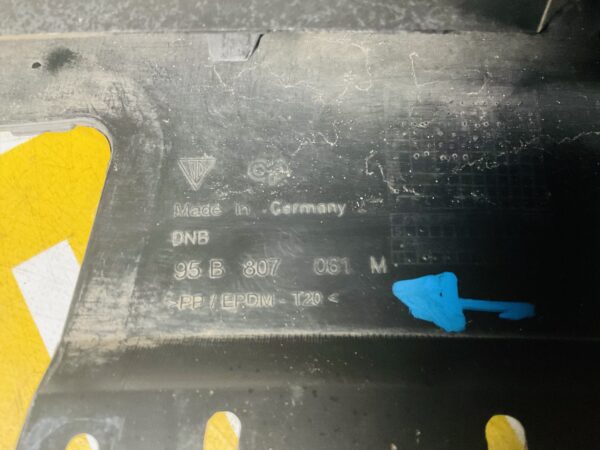 Bumper Porsche Macan 95B (95B 807 061M ) 2018-2021 Voorbumper 2-C9-4579z