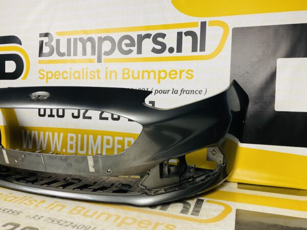 BUMPER Ford Fiesta MK8 Vignale 2017-2021 VOORBUMPER 1-D2-3785z