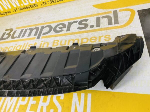 Onderplaat Mercedes A Klasse W176 A1768850036 Bumper lip 2-L3-4931F