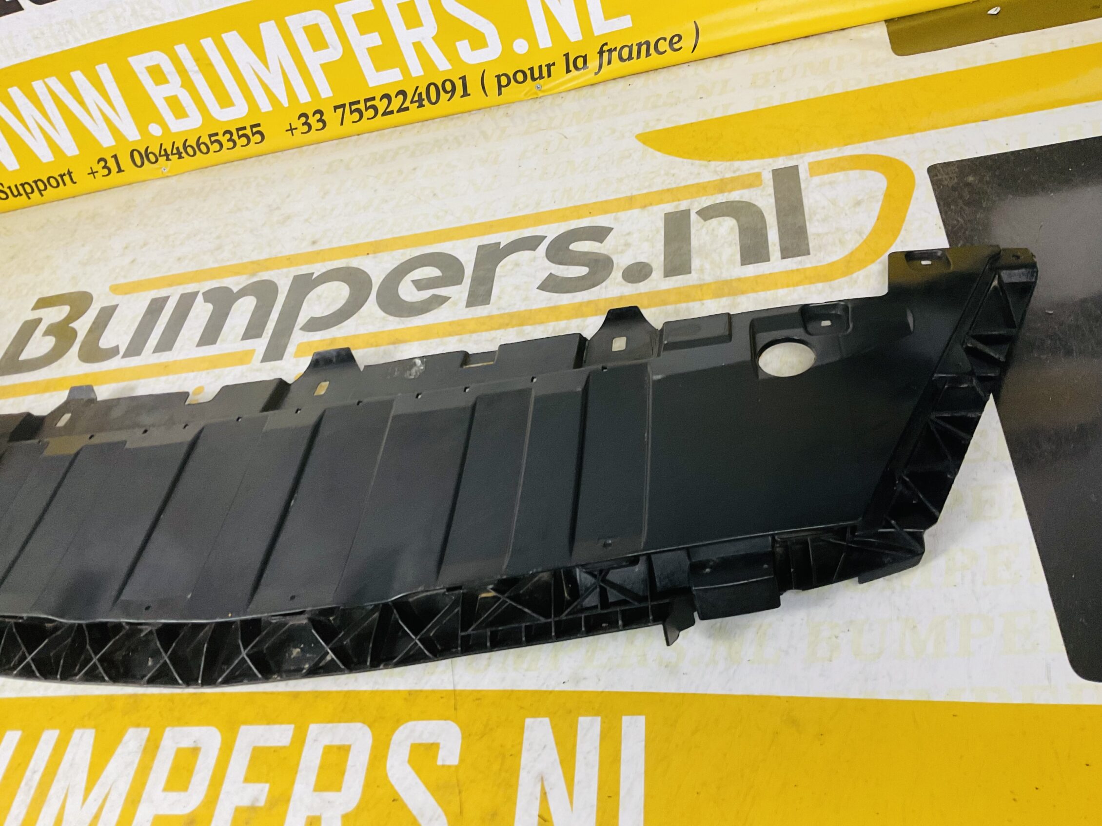 Onderplaat Mercedes W156 GLA A1568853600 Bumper lip 2-L3-4934F