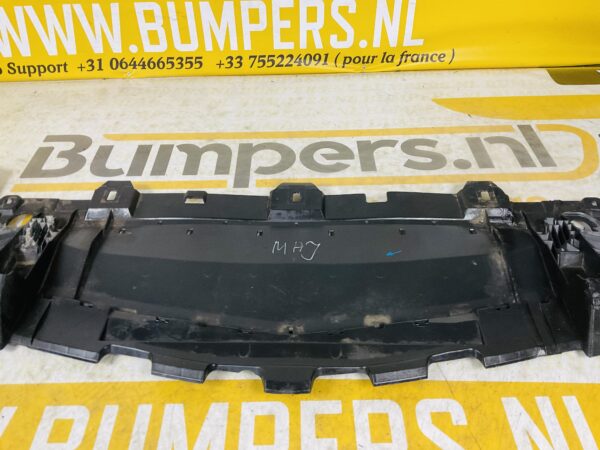 Onderplaat Mercedes W176 CLA W117 AMG  A1768850136 Bumperlip 2-L4D-5125F