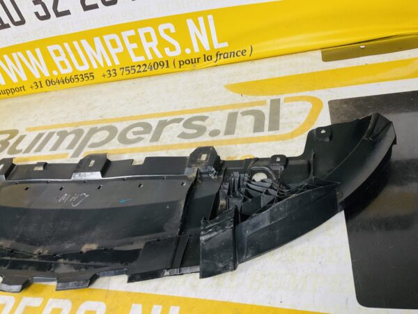 Onderplaat Mercedes W176 CLA W117 AMG  A1768850136 Bumperlip 2-L4D-5125F