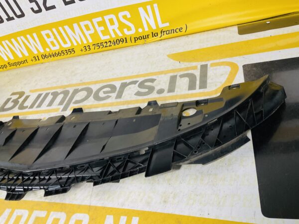 Onderplaat Mercedes W176 CLA W117 AMG  A1768850136 Bumperlip 2-L4D-5125F