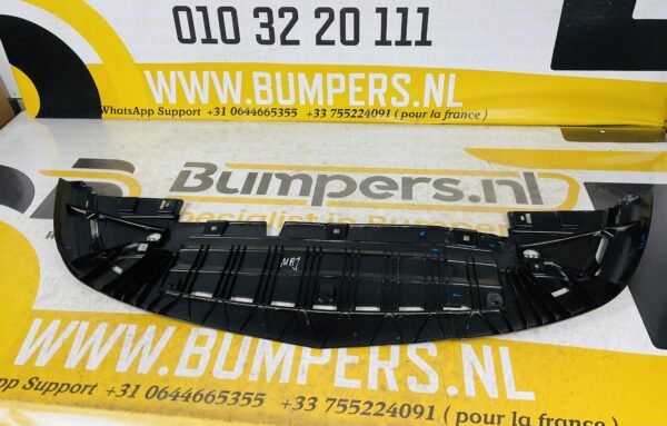 Onderplaat Mercedes W177 A Klasse A1778851400 Bumperlip  2-L9-5135F