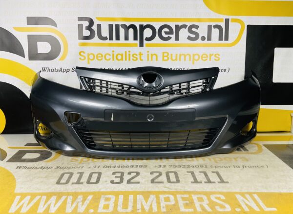 BUMPER Toyota Yaris 2011-2014 VOORBUMPER 2-D2-5663z