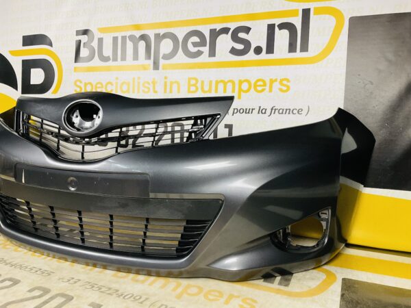 BUMPER Toyota Yaris 2011-2014 VOORBUMPER 2-D2-5663z