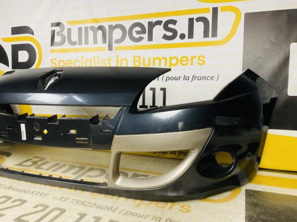 BUMPER Renault Scenic 3 2009-2012 VOORBUMPER 2-F6-5825z