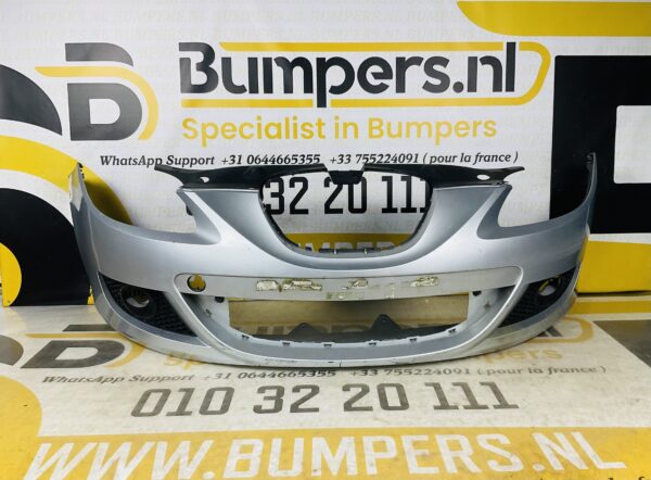 BUMPER Seat Leon1P 2004-2008 VOORBUMPER 2-C4-5887z