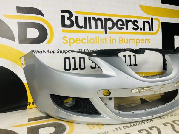 BUMPER Seat Leon1P 2004-2008 VOORBUMPER 2-C4-5887z