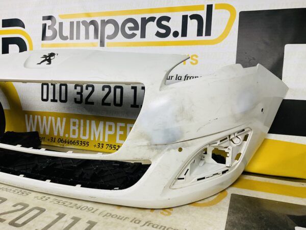 BUMPER Peugeot 5008 2008-2012 VOORBUMPER 2-J5-5918z
