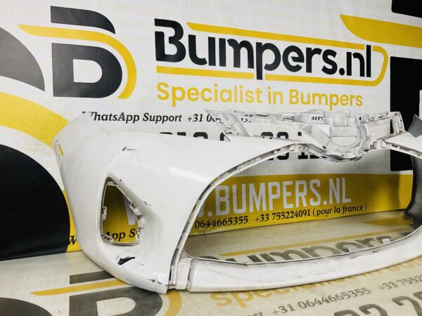 BUMPER Toyota Yaris  VOORBUMPER 2-D2-6030z